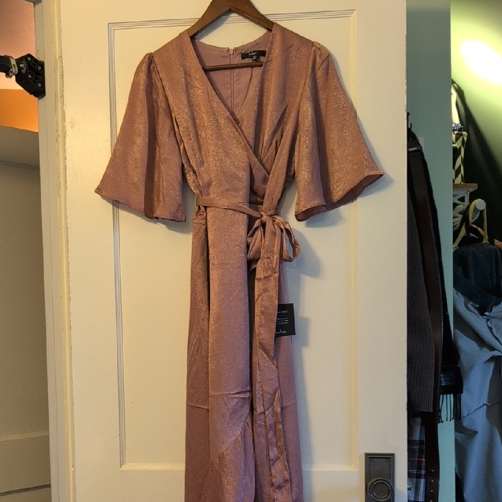 Lulu's Shimmering Rose Gold Midi Dress